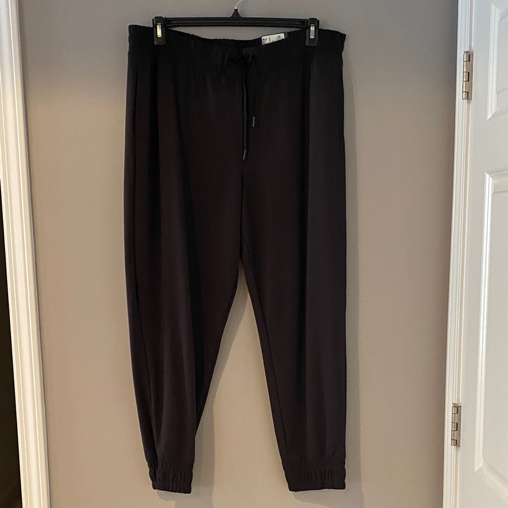 Women’s Black Jogger Pants